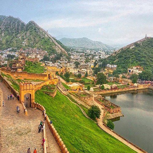 Aerial view of Amber Fort and Maota Lake, Jaipur