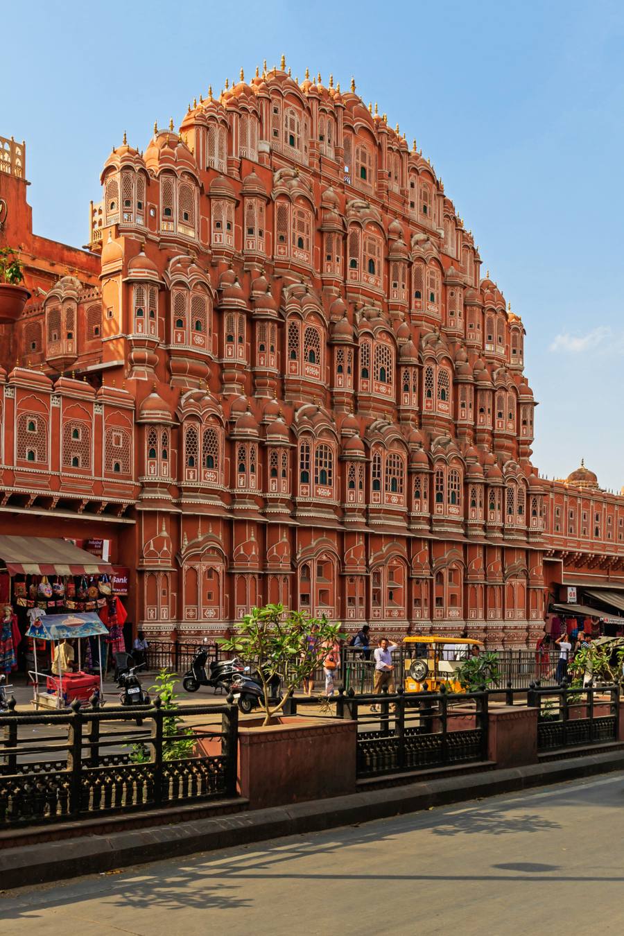 Hawa Mahal front facade in daylight, Jaipur